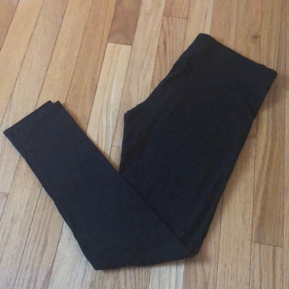 2 PAIRS aerie chill leggings🖤